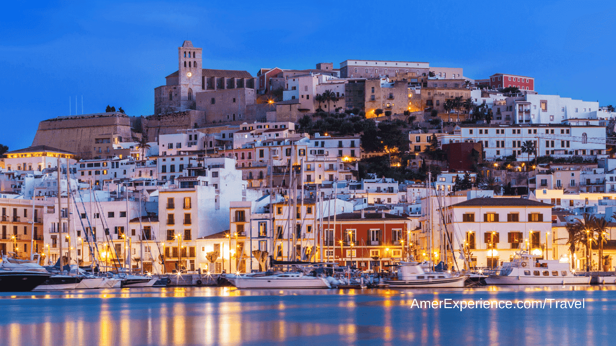 Ibiza: cinco chiringuitos y beach clubs en los que disfrutar del atardecer (y comer muy bien)