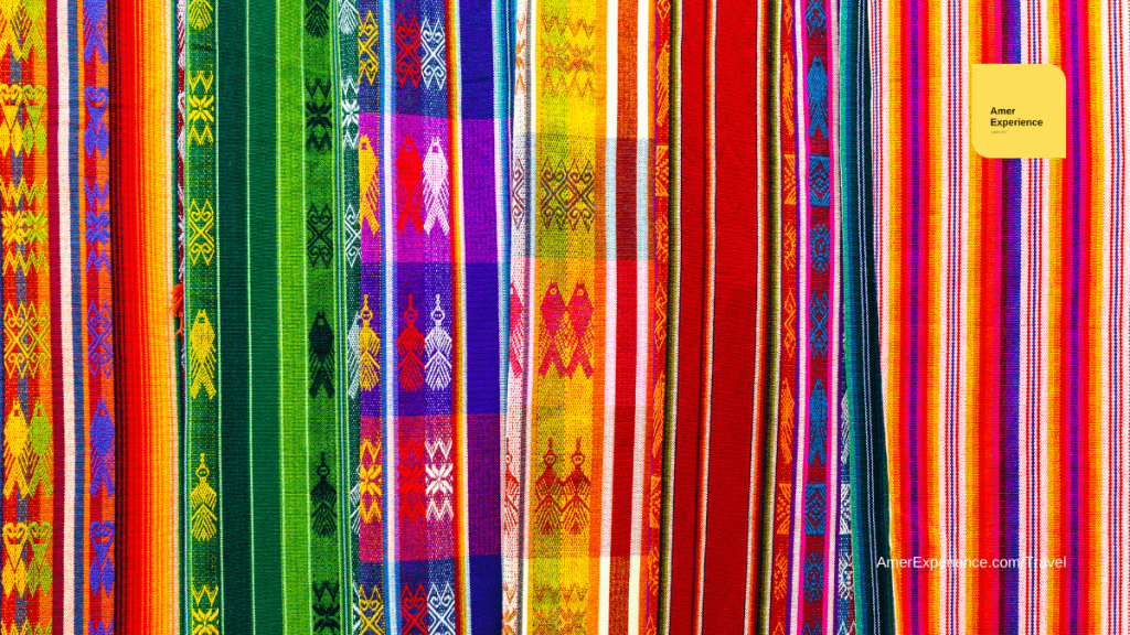 Kuva Otavalon kasityomarkkinat Andien kankaat Otavalo Ecuador png