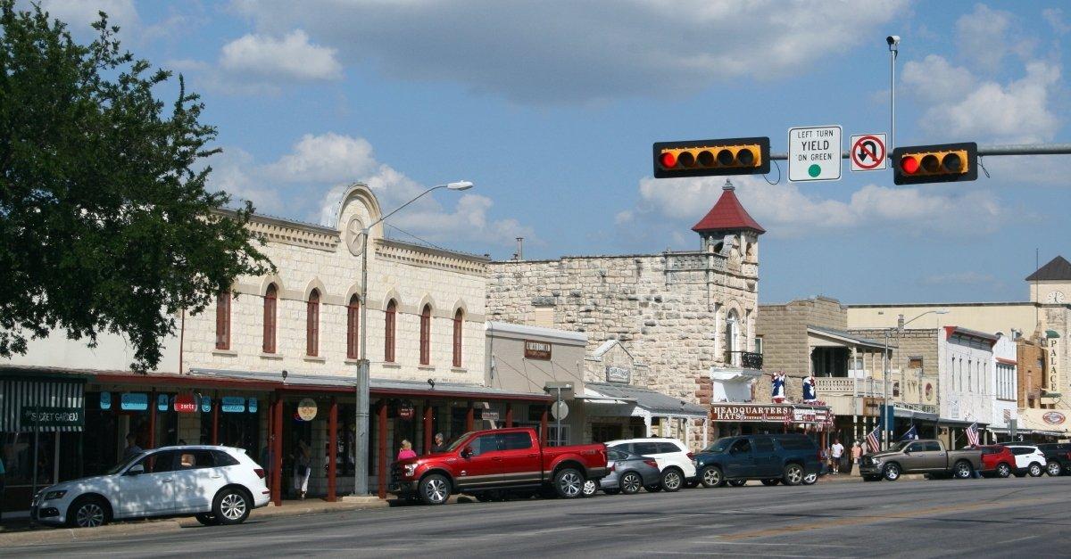 DOWNTOWN 1 Chelle Walton.jpg