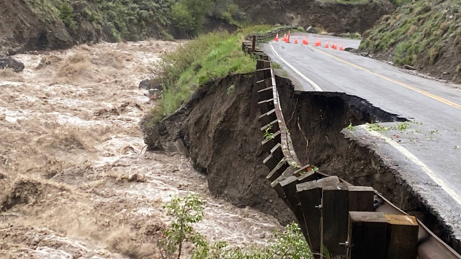 8461208a 4245 4ddb af99 aca41b194c47 AP Yellowstone National Park Flooding.5.jpgcrop40312268x0y205width3200height1801formatpjpgautowebp