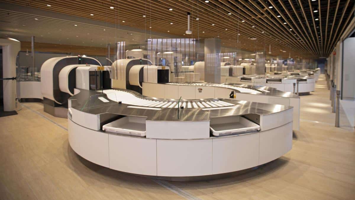 FLUGHAFEN.jpg