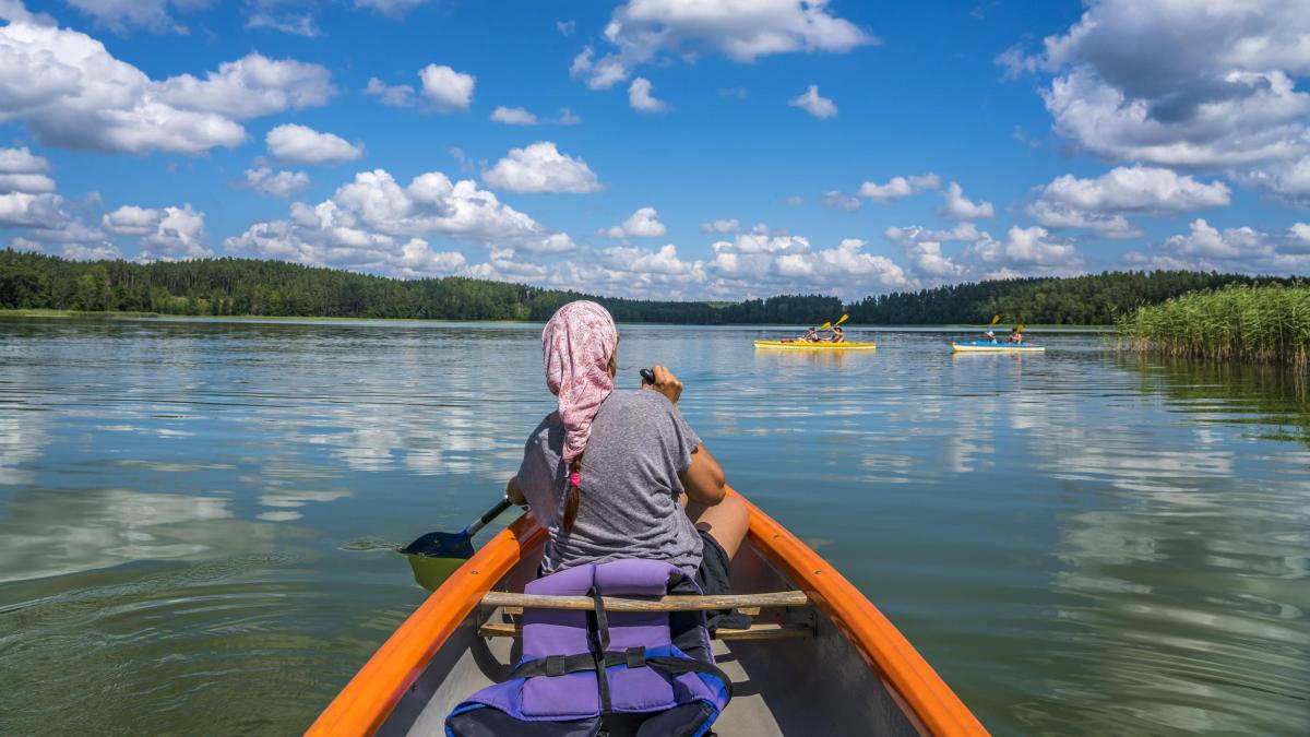 Im Kanu auf dem Muckersee Jezioro Mokre.jpg