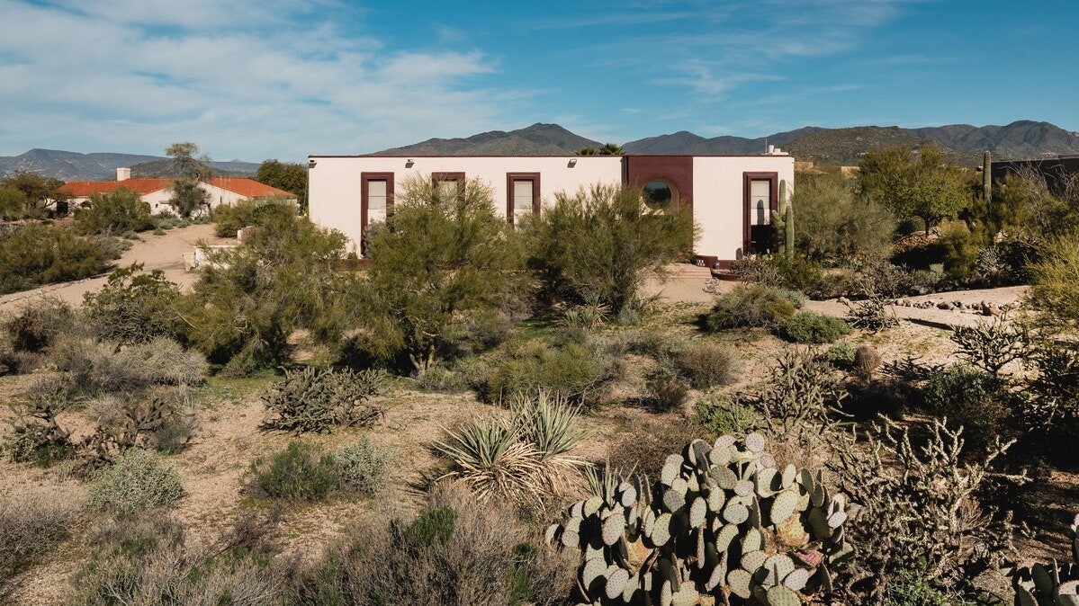 Airbnb20441881420220Desert20Oasis20Villa 20lede.jpg