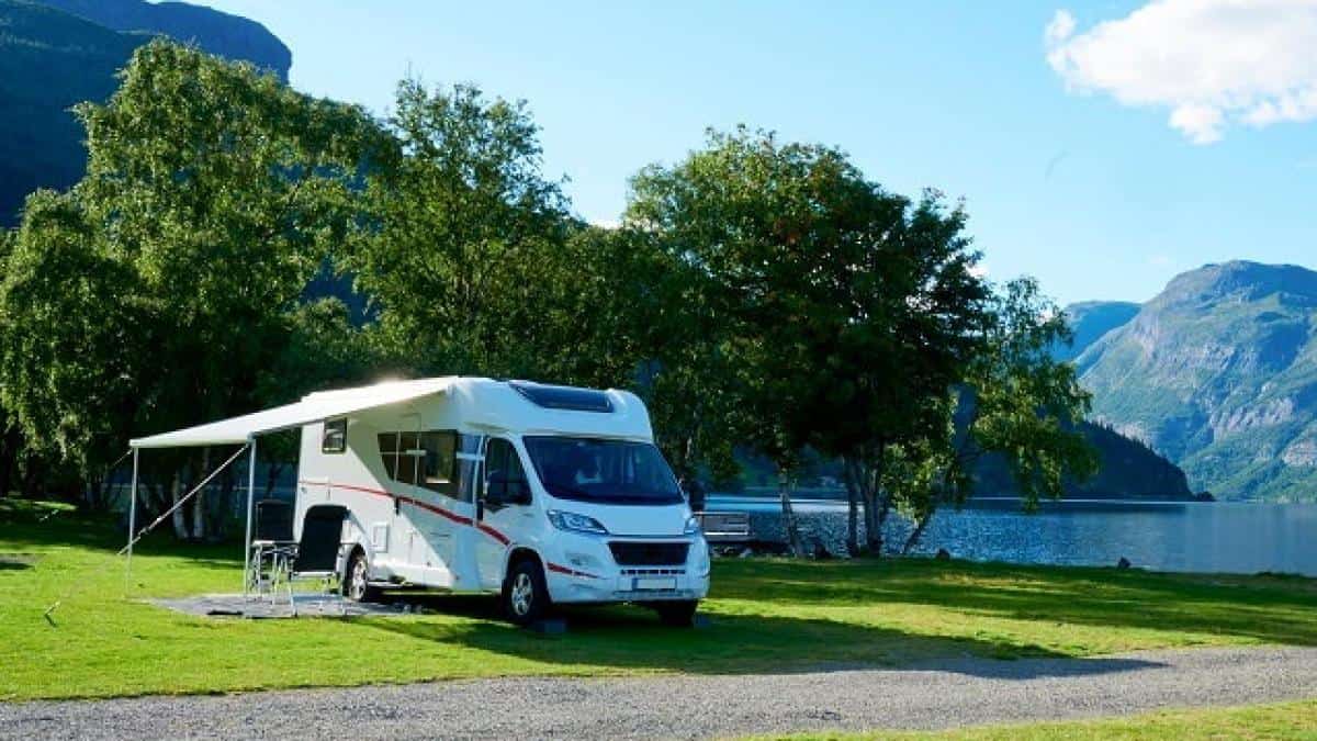 Sicher unterwegs mit Wohnmobil und Wohnwagen 1.jpg 1