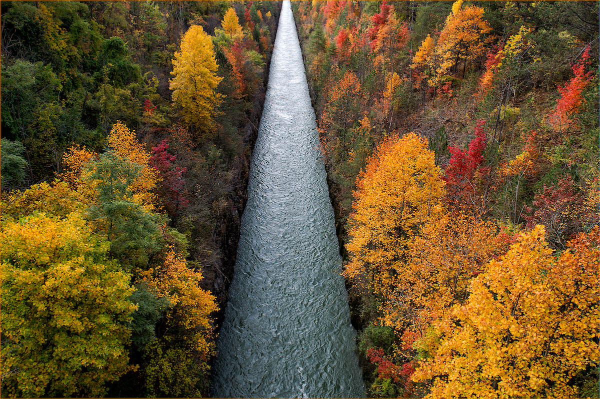 Niagara Falls Autumn CHP 7028.jpg