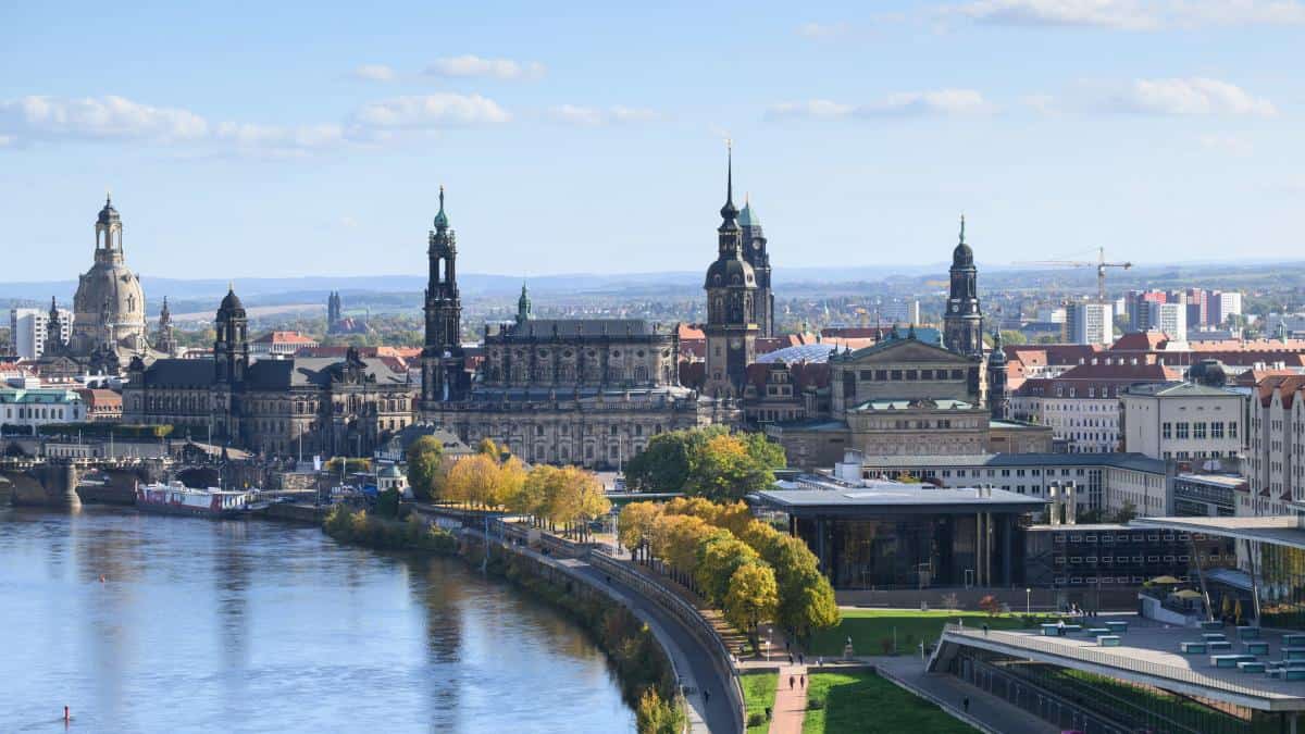 Lonely Planet zaehlt Dresden zu den Top Zielen 2023.jpg