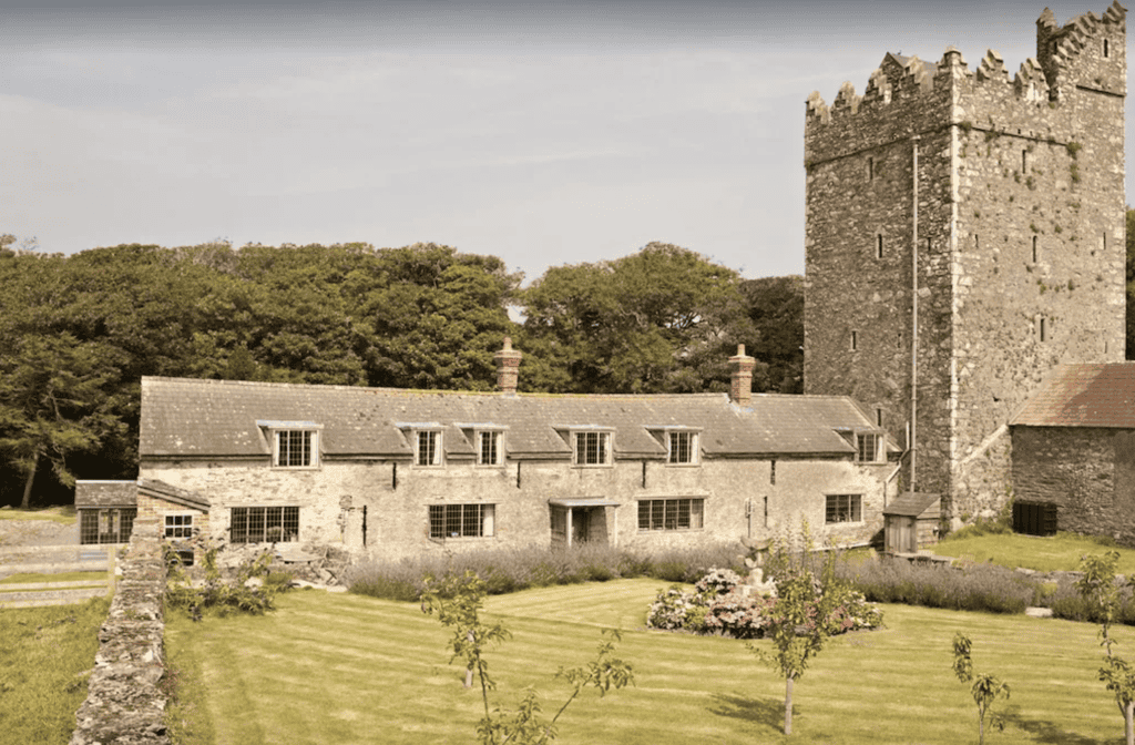 Travel Ireland: 10 Charming Irish Cottage Rentals That Cost Less Than A Hotel