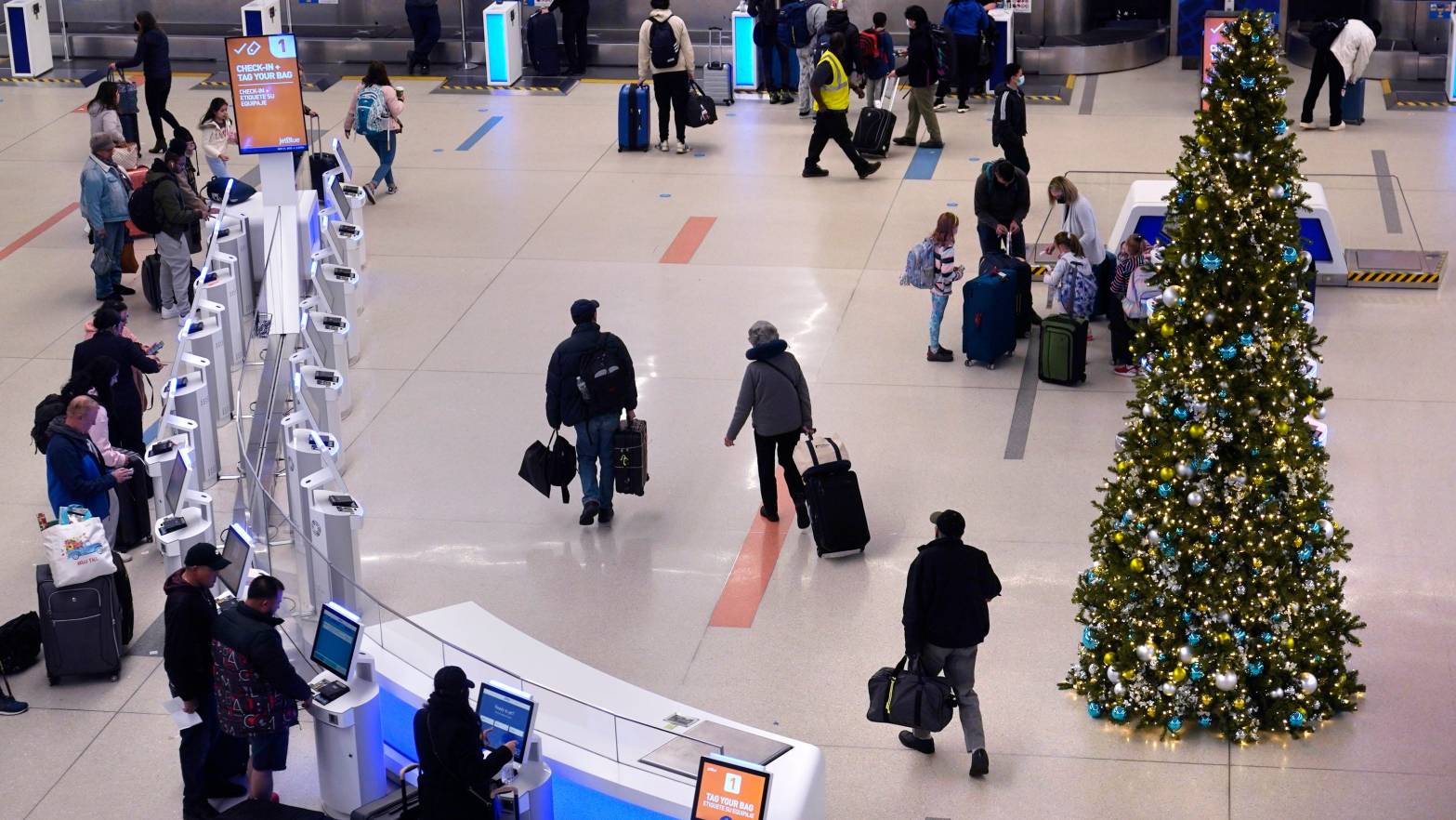 a3971d0c b243 4452 ae99 f461eb111187 AP Holiday Travel.1.jpgcrop50112819x0y254width3200height1801formatpjpgautowebp