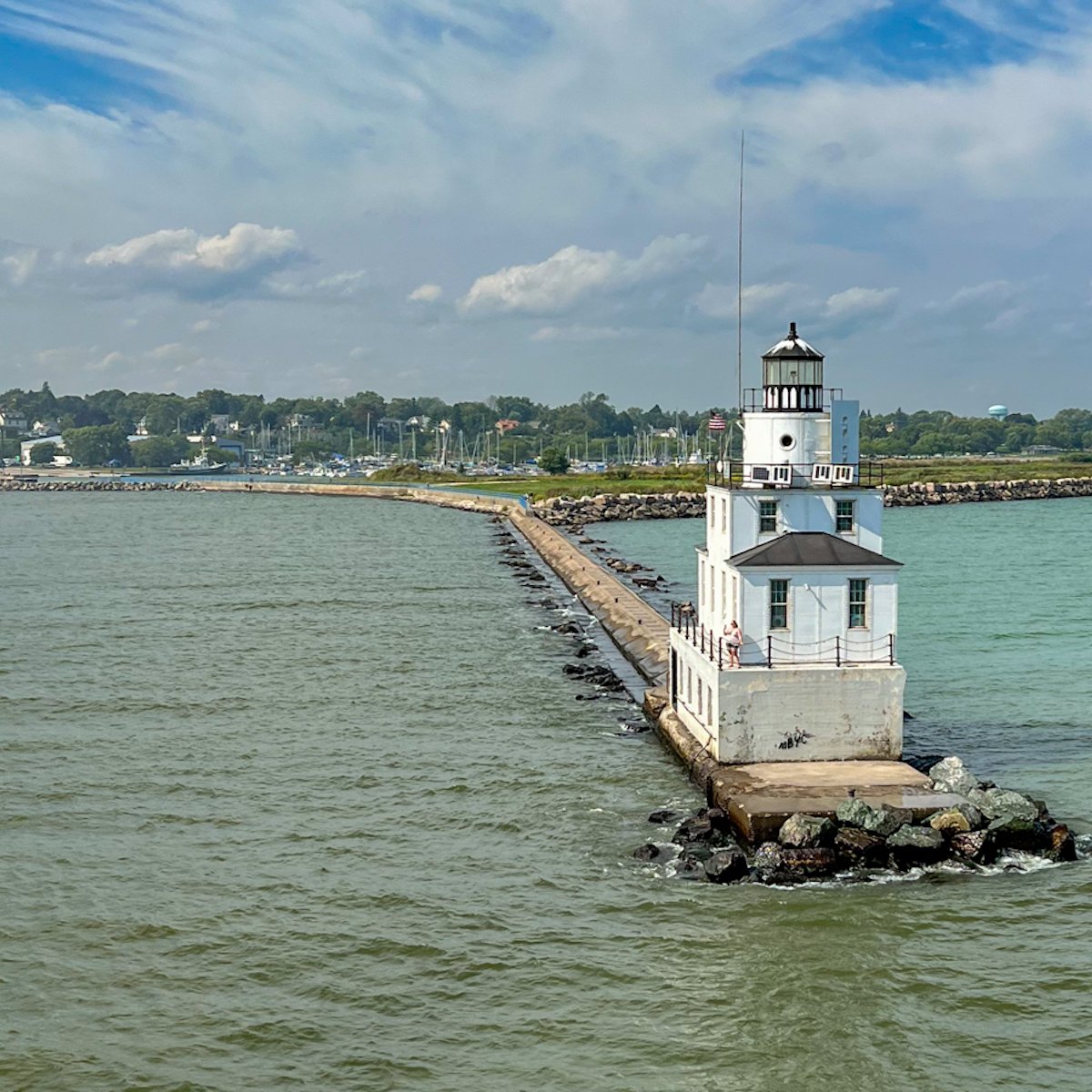 manitowoc breakwater light.jpg