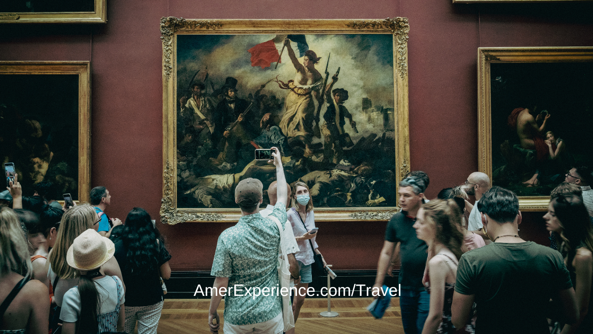 Pariisin Louvre-museoon, joka liittyy ensisijaisesti Leonardo Da Vincin kuuluisan Mona Lisan katseeseen, on kerätty 35 000 maalauksen ja veistoksen käsittävä kokoelma, jota pidetään yhtenä maailman suurimmista. Nykyaikainen lasinen Louvren pyramidi edustaa museon sisäänkäyntiä, jonne miljoonat turistit kokoontuvat joka vuosi katselemaan mestariteoksia, jotka ulottuvat antiikista 1900-luvulle.