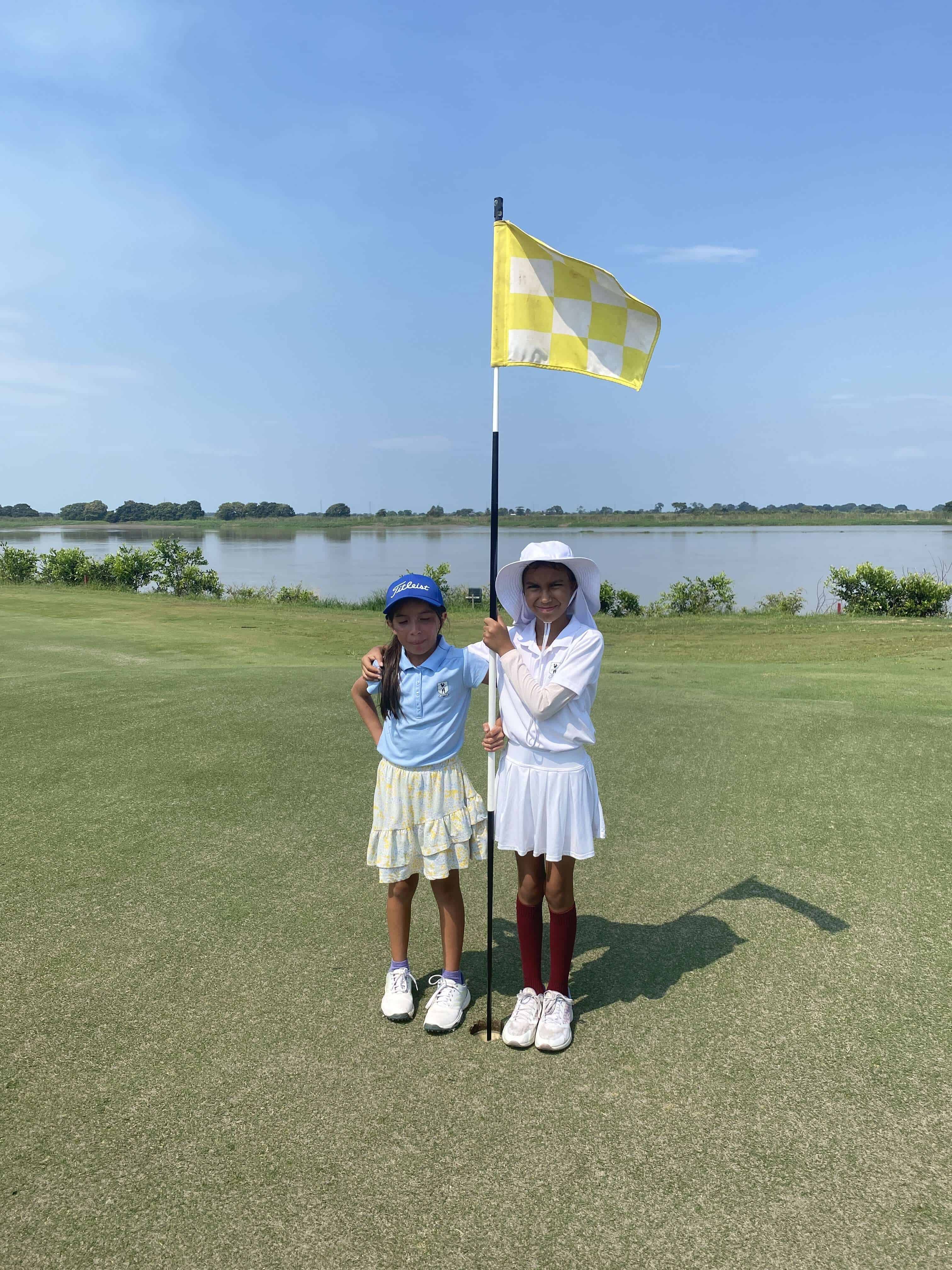 Deborah Jara e Inga Pensikkala, US Kids Golf Ecuador, Guayaquil Country Club