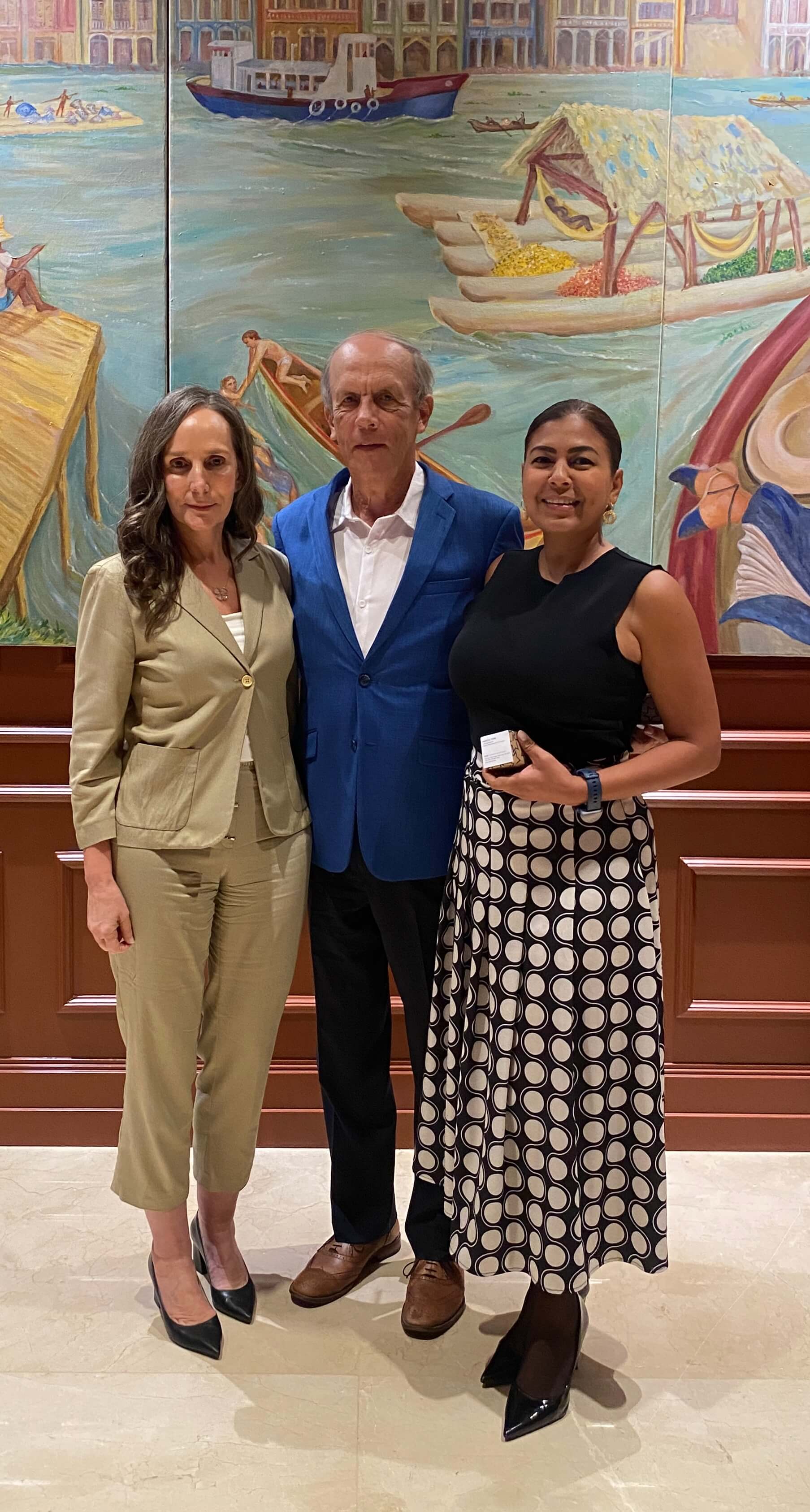 Maricel Pere, embajadora de HSS New York, Lassi Pensikkala y Germania Romo de Pensikkala de Seguros Amer®