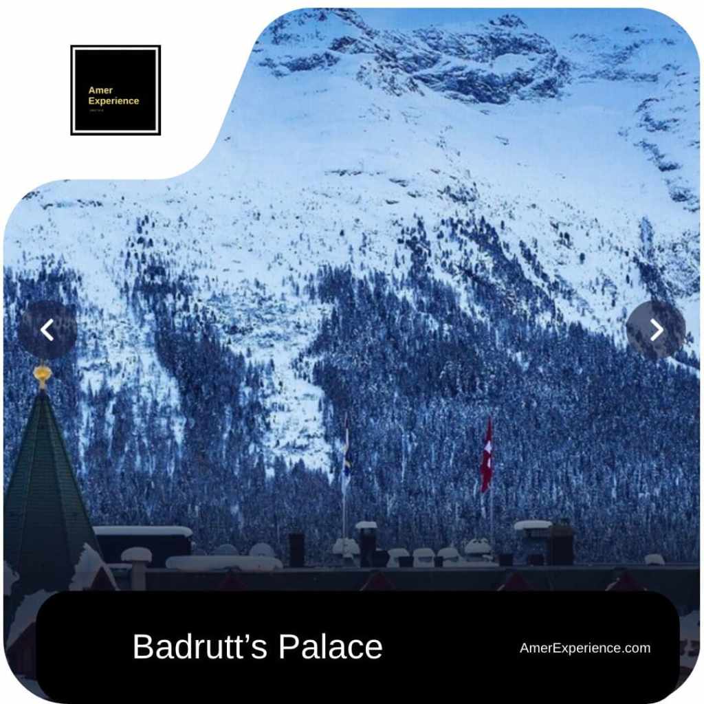 Badrutt's Palace 5-Sterne-Grandhotel in St. Moritz, Schweiz, mit Blick auf den zugefrorenen See im Winterl - Die 6 besten Luxus-Ski-Hotels in der Schweiz, Österreich und Deutschland